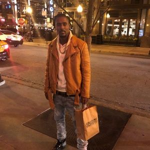 Meet your Posher, Chris